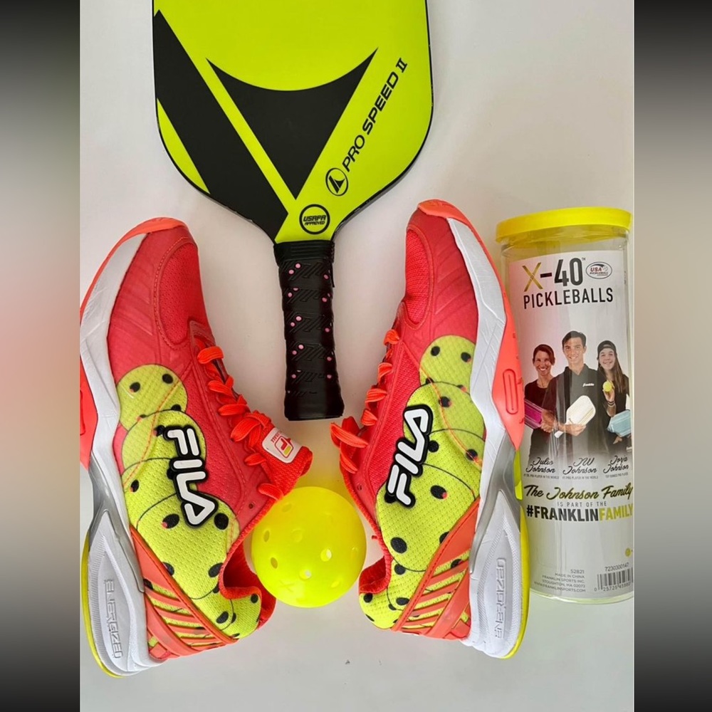 Fila womens pickleball court shoes sneakers 9.5